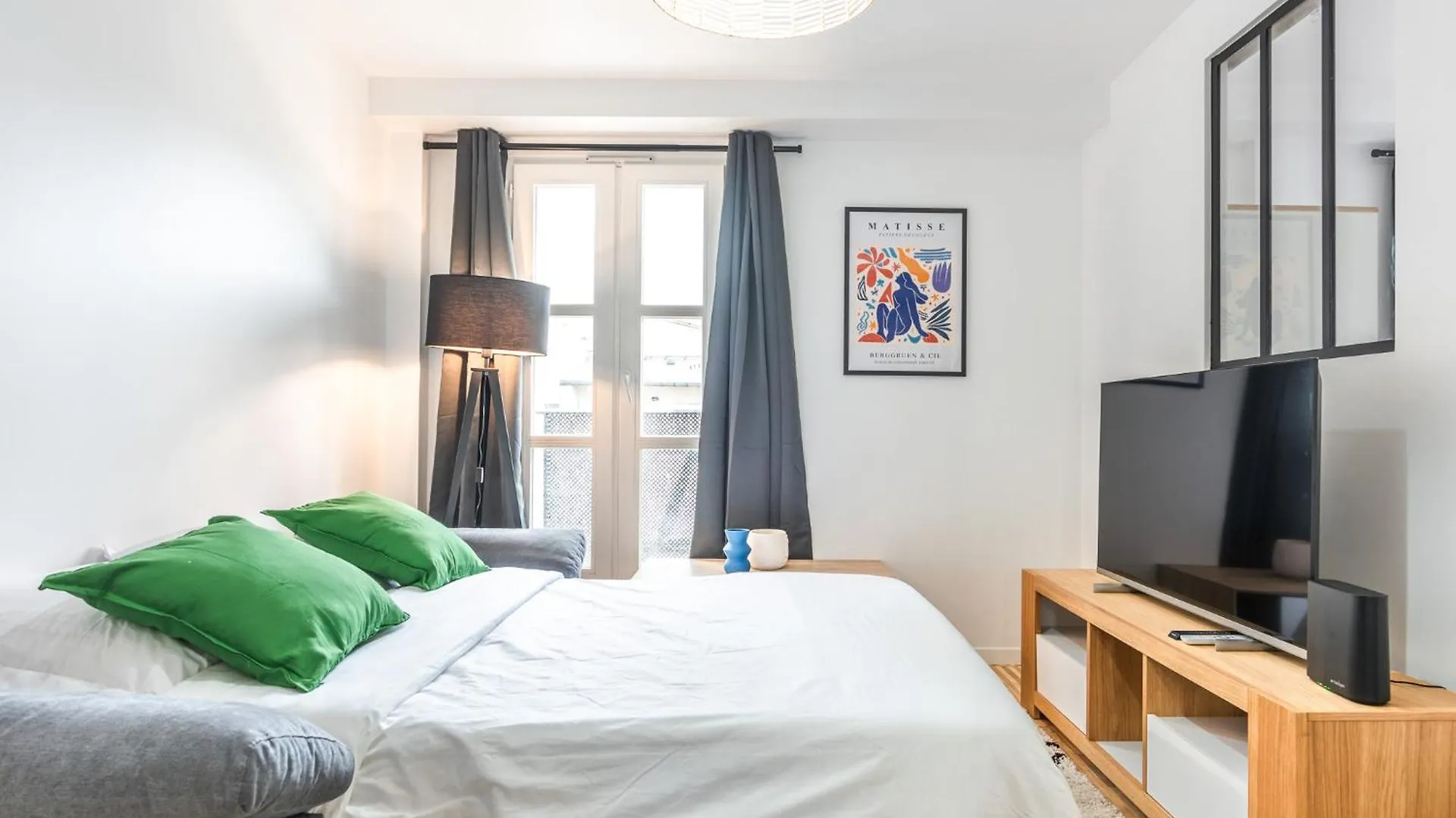 Design - 6 Guests - Buttes Chaumont Apartment